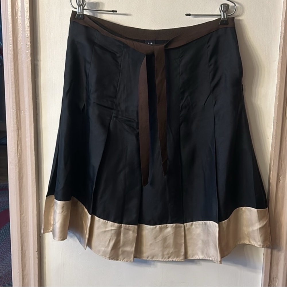 100% Silk Vintage Pleated GAP skirt